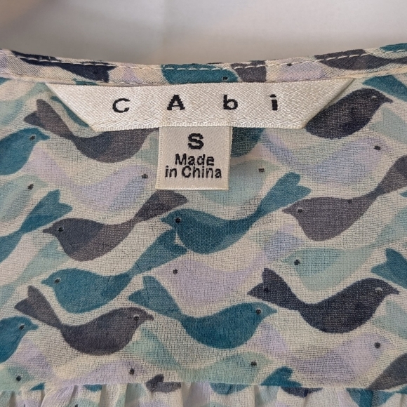 Cabi Bird Semi Sheer Faux Wrap Sleeveless Blouse in Tweet Print Style 342: Small - Picture 7 of 7